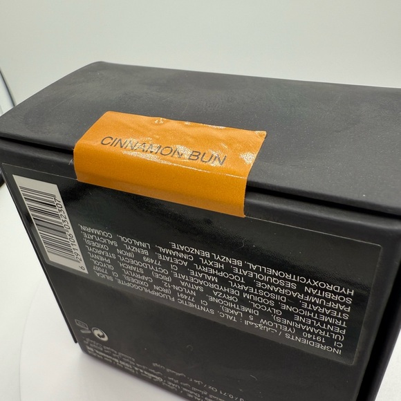 Huda Beauty Easy Bake Loose Powder in Cinnamon Bun- BNIB - Picture 7 of 7